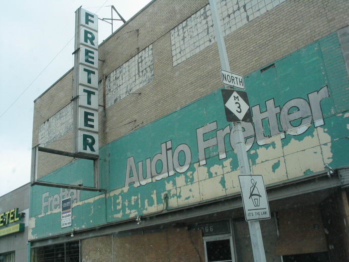 Fretter Appliance - 2004 Photo Of Defunct Fretter On Gratiot  (newer photo)